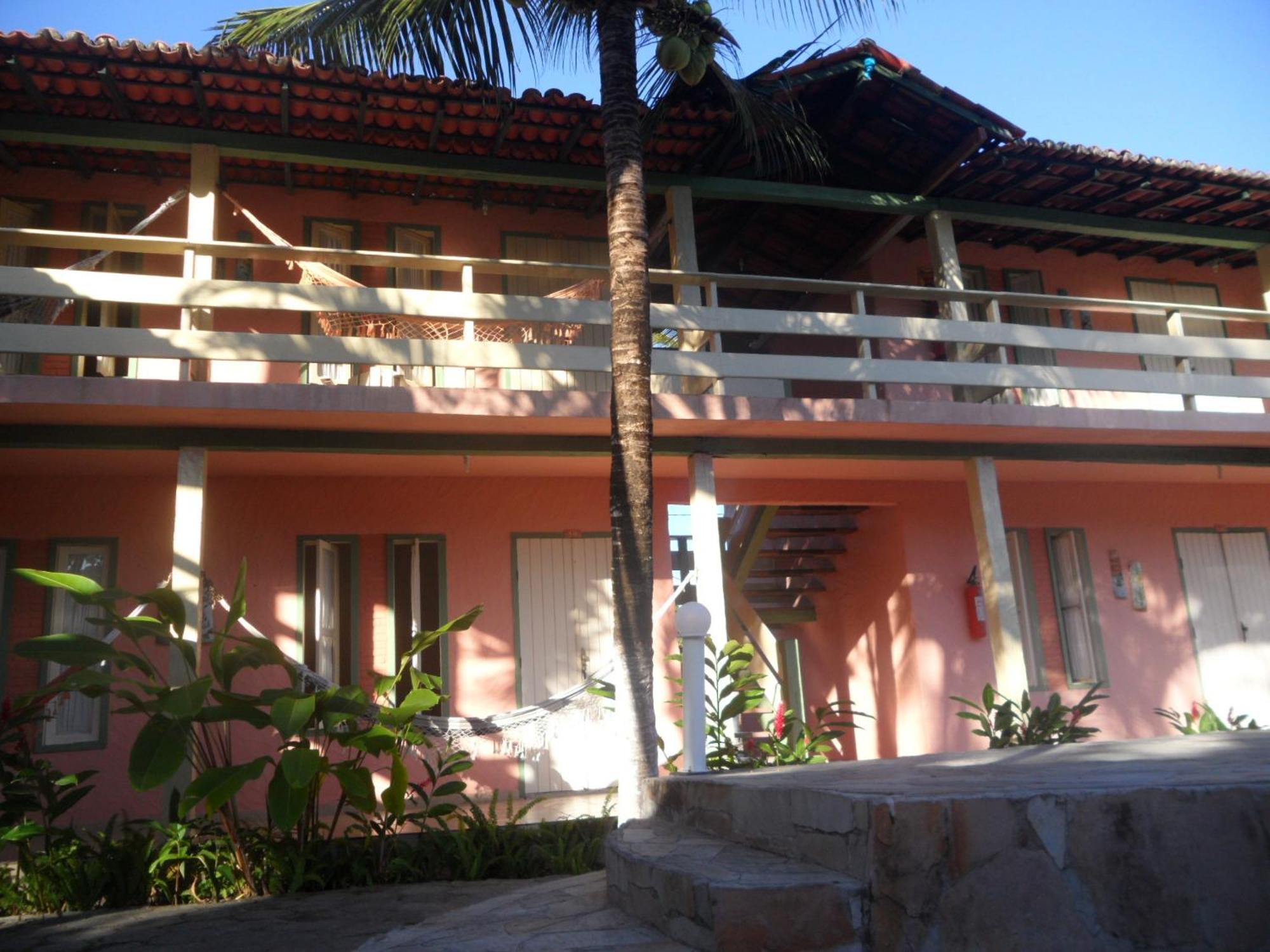 Hotel Pousada Castanheiras Do Village Порту-Сегуру Экстерьер фото